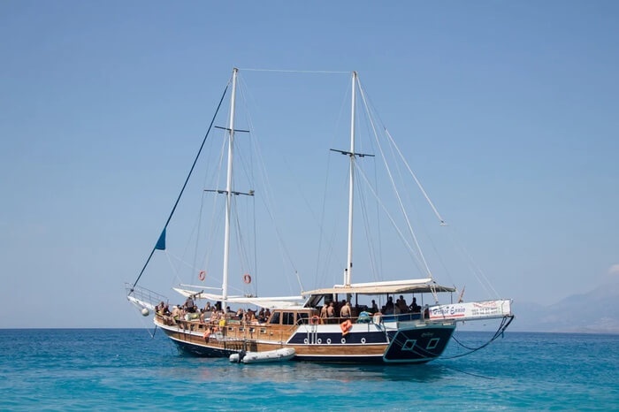 Sarandë Riviera Sailing Adventure